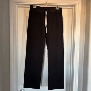 Women’s Figs Livingston Basic Scrub Pants